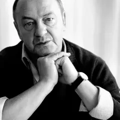 Kim jest Janusz L. Wiśniewski? Jego twórczość i sukcesy
