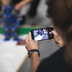 Dziennikarstwo Mobilne: Jak Smartfony Zmieniły Zasady Gry