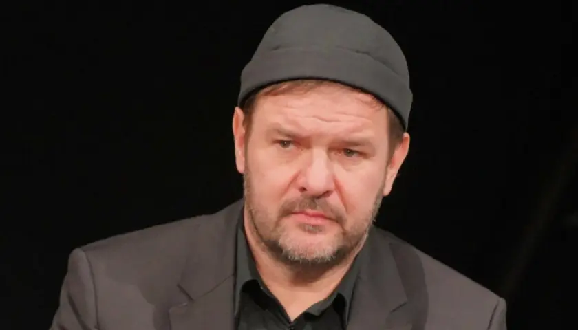 Tomasz Karolak bez sensu – humorystyczny utwór, który zaskakuje wszystkich