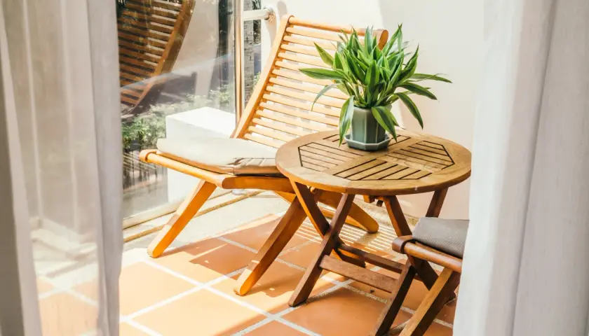 Balkon typu loggia - jak urządzić loggię i balkon, aby stworzyć przytulną przestrzeń?
