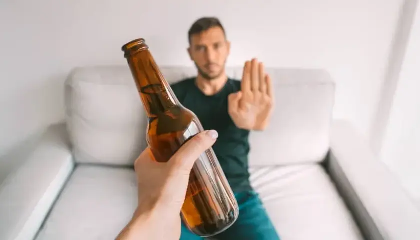 Detoks alkoholowy ma sens? Poznaj jego skutki i ograniczenia w leczeniu