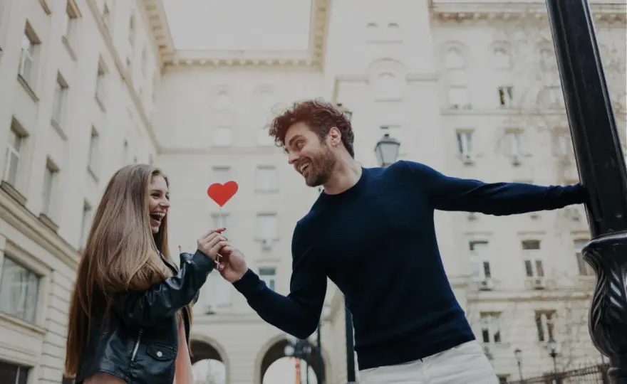 Miłość od pierwszego wejrzenia: Mit czy rzeczywistość? Co mówi nauka?