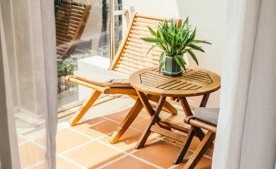 Balkon typu loggia - jak urządzić loggię i balkon, aby stworzyć przytulną przestrzeń?