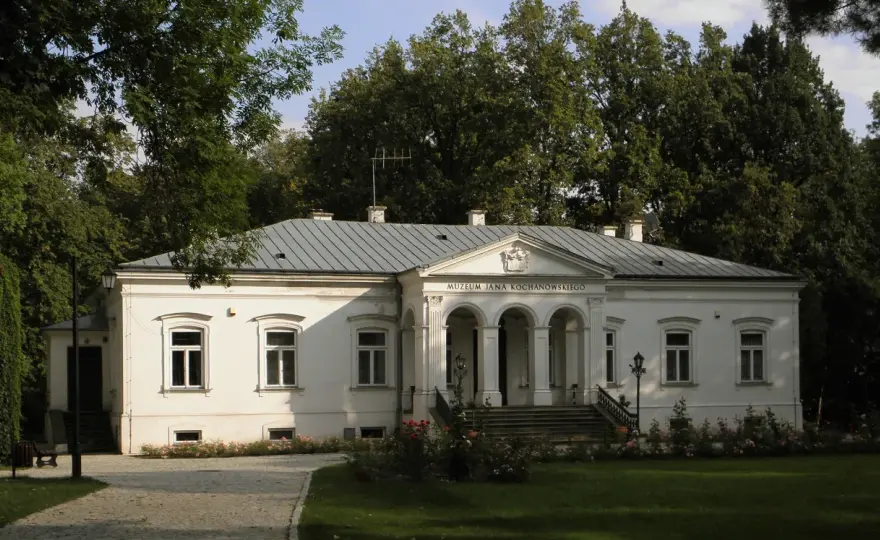 "Na dom w Czarnolesie": Odkryj sens fraszki Kochanowskiego