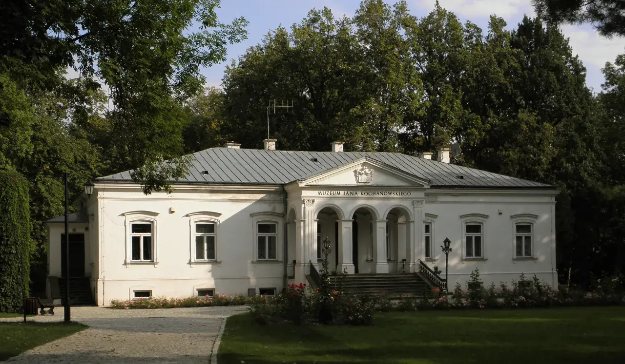 "Na dom w Czarnolesie": Odkryj sens fraszki Kochanowskiego